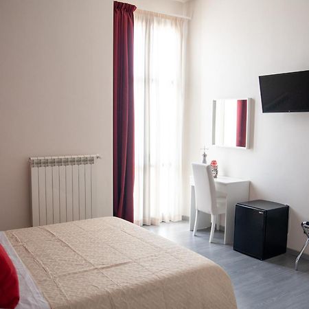 Casa Del Marchese B&B Riposto Ruang foto