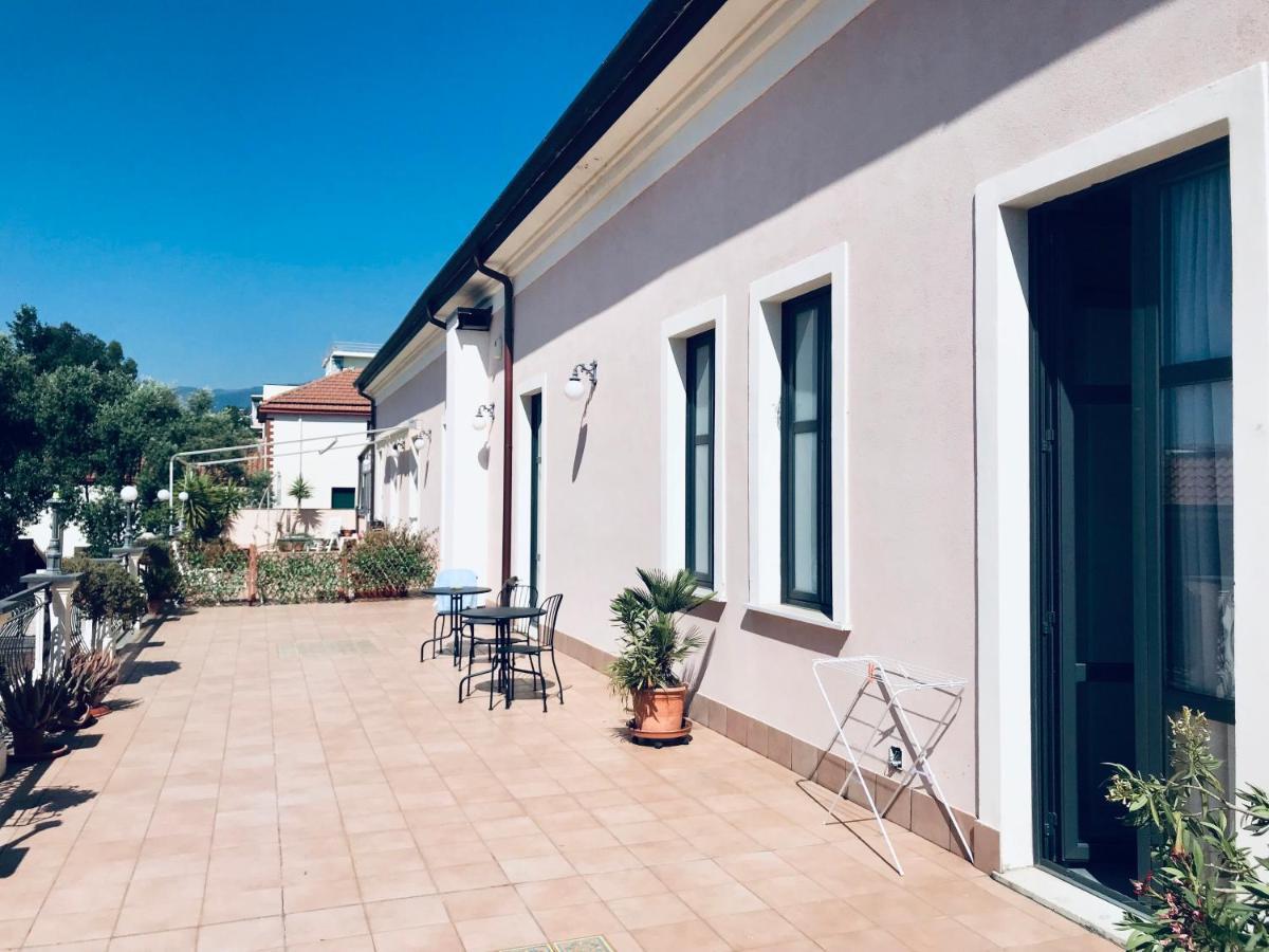 Casa Del Marchese B&B Riposto Bagian luar foto